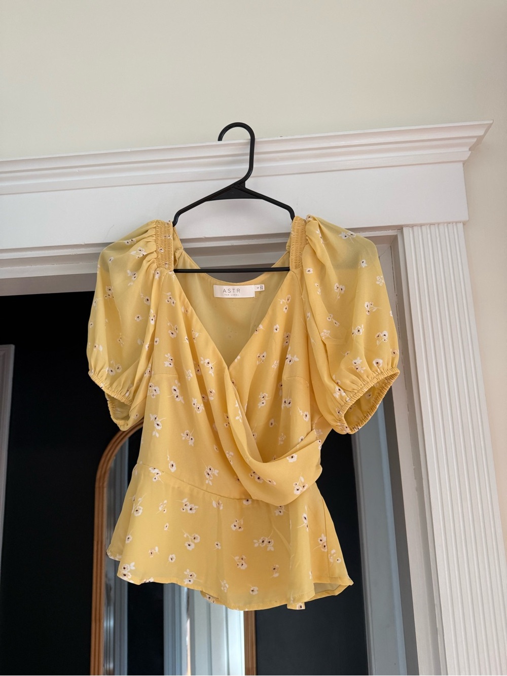 ASTR The Label Yellow Floral Puff Sleeve Wrap Top
